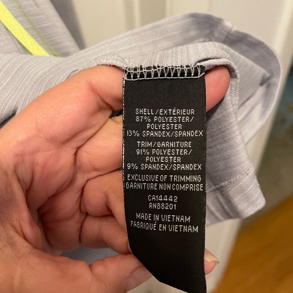 Mondetta. Woman’s XL light grey activewear pullover with zipper brand Mondetta - Picture 6 of 7